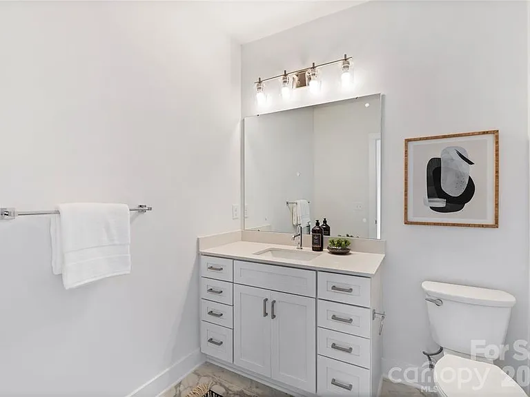 3423 Holabird Ln — Photo 10