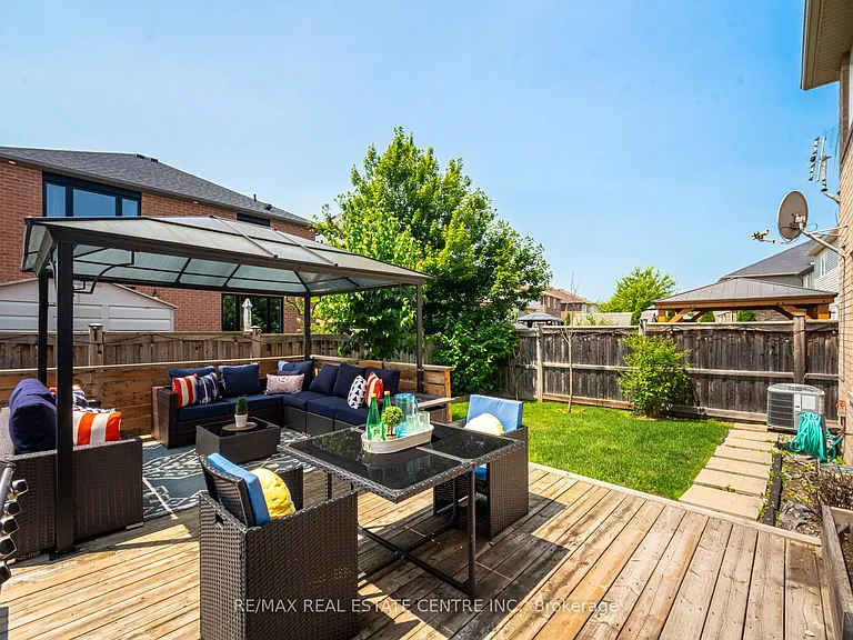 996 Savoline Blvd — Photo 40