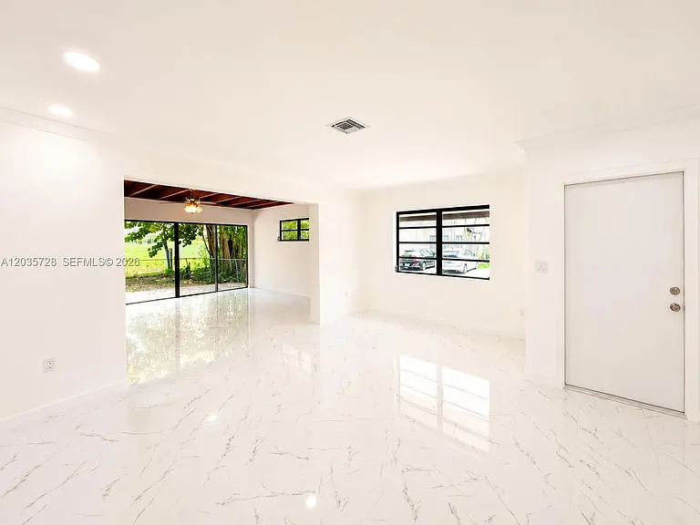 401 S Shore Dr — Photo 3
