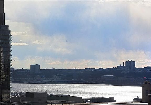 5th image of 160 W 66th St APT 20B