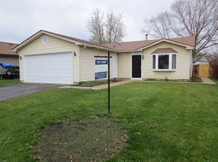 1070 Norwood Ln, Aurora, IL 60504