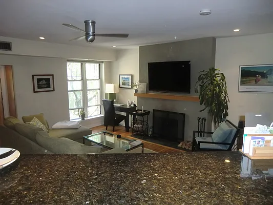Sold by Barlavi Inc. | media 18