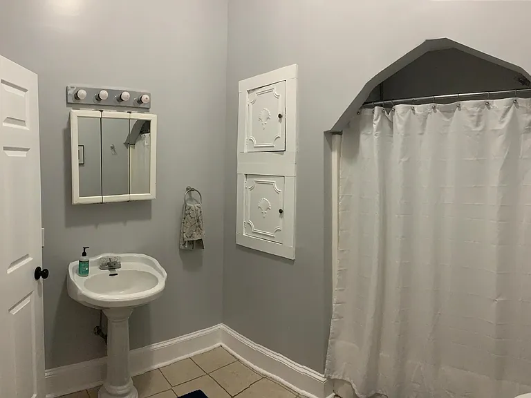 1818 Whitaker St — Photo 9