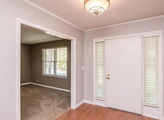 3rd image of 39 Matterhorn Dr