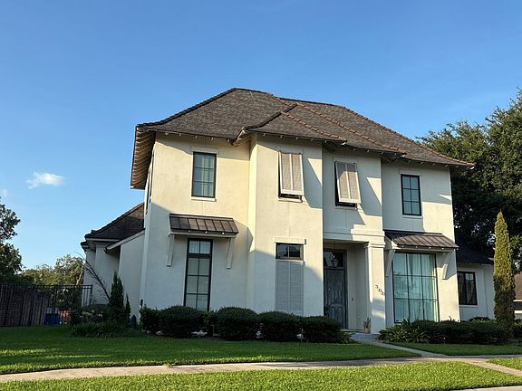 3rd image of 300 Brightwood Dr