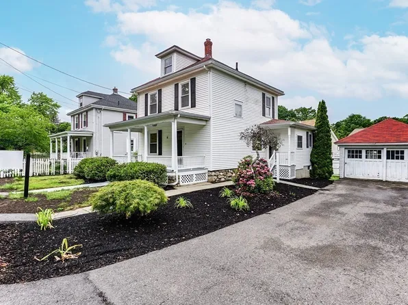 77 Gardner St, Groveland, MA 01834