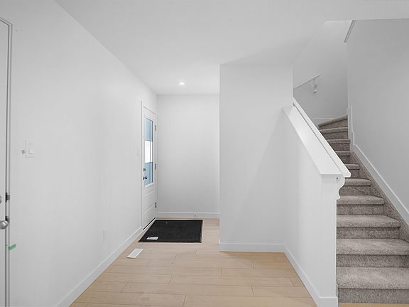 3rd image of 99 Ficus Way