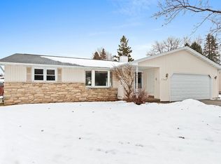 1360 Glen Rd, Green Bay, WI 54313