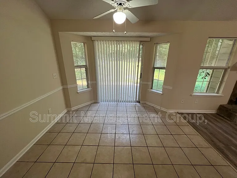 555 Cowan Rd — Photo 9
