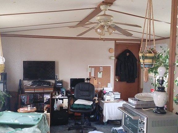 5th image of 130 Phyllis Dr