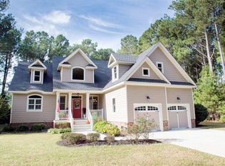 111 Long Point Cir, Powells Point, NC 27966