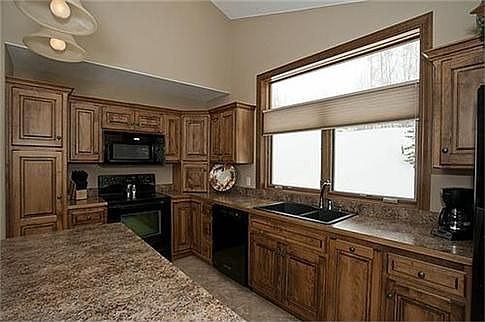 Gourmet Kitchen perfect for entertaining