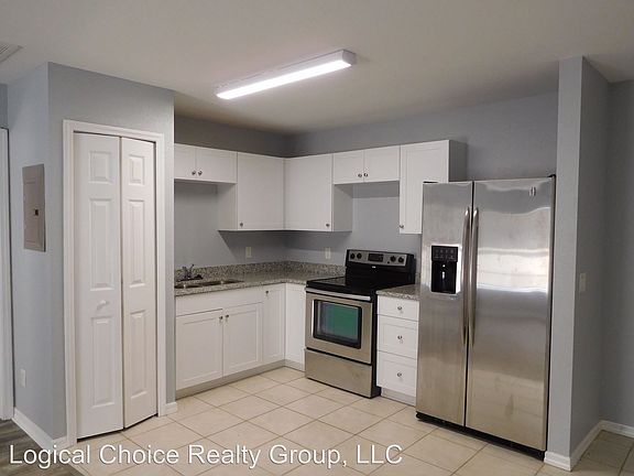 3rd image of 1320 SE 8th Ave APT D