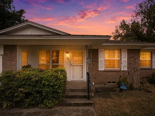 300 Parkwood Pl, Lewisville, TX 75067