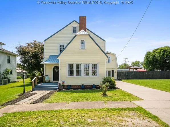 305 Dudding Ave, Hurricane, WV 25526