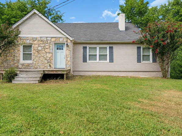 108 Greenwood Acres Dr, Columbia, TN 38401