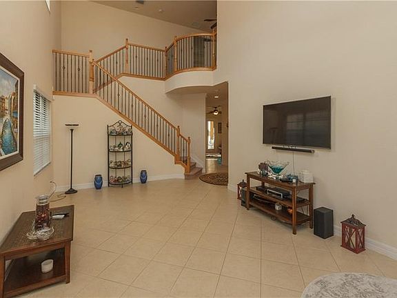 3rd image of 10365 Henbury St