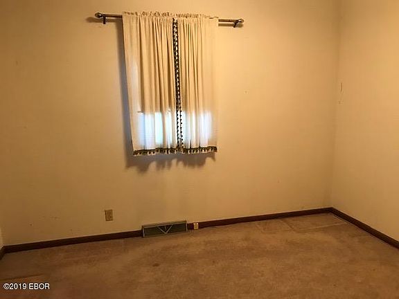 5th image of 233 Elstrom Dr
