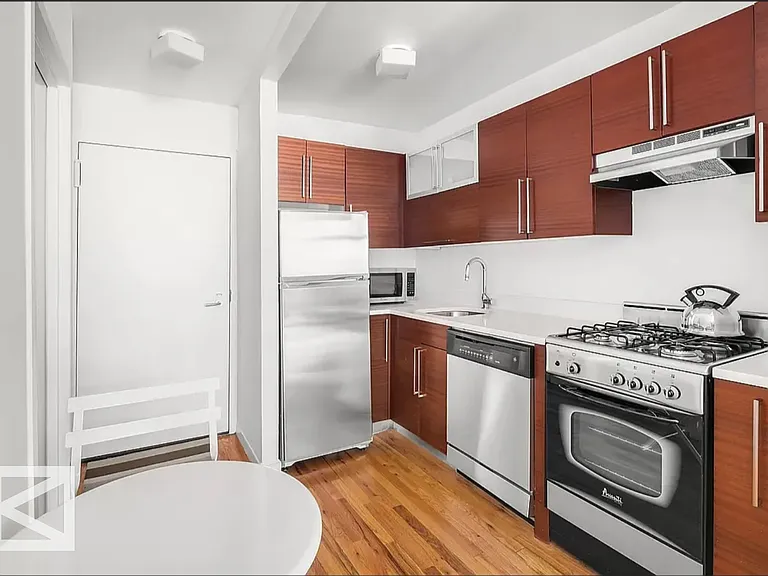 184 Thompson St #3B — Photo 5
