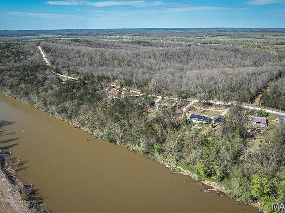 3rd image of 2581 River Rd