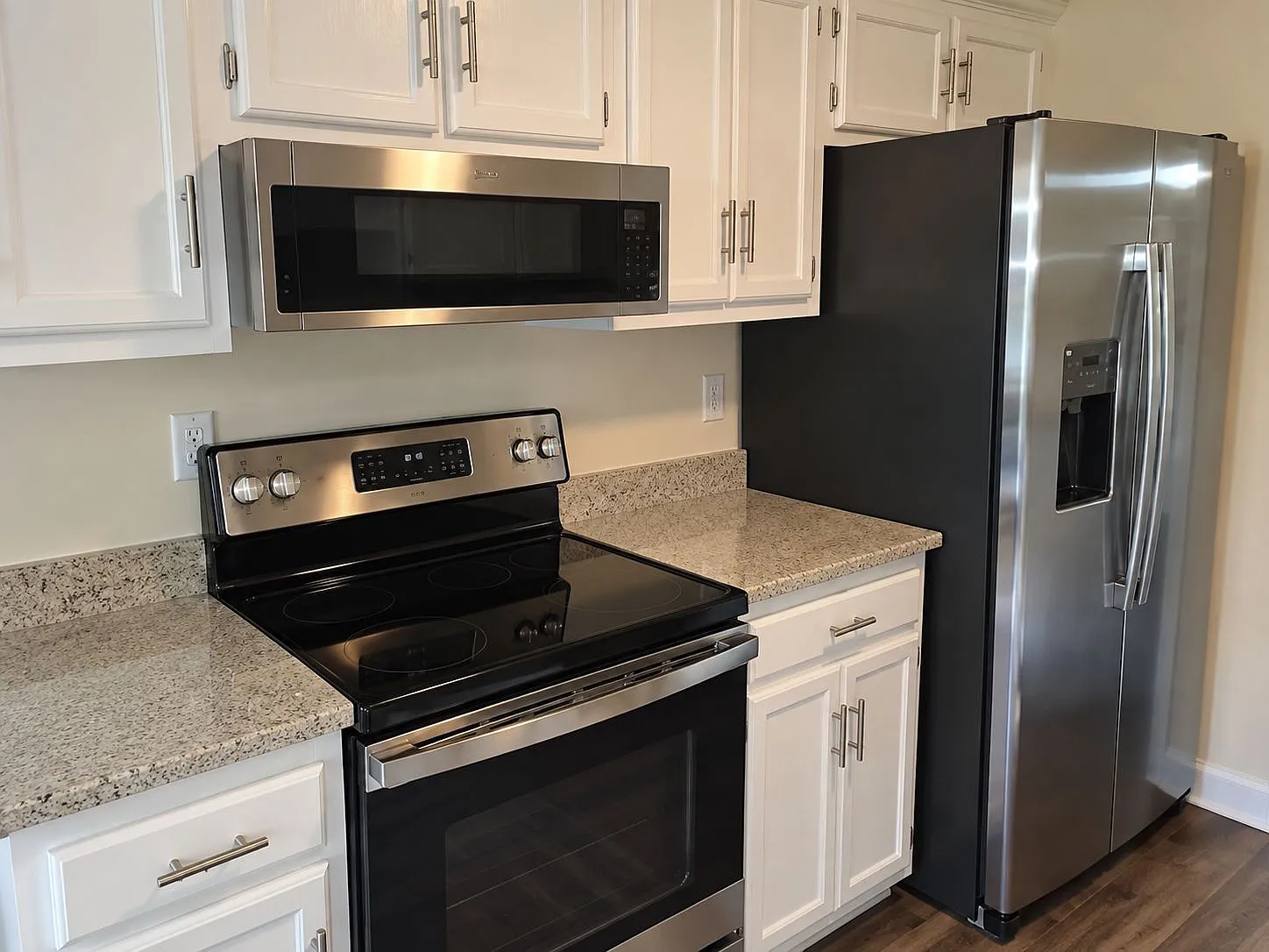 3 bed, 2.0 bath, $1,725 — Photo 4