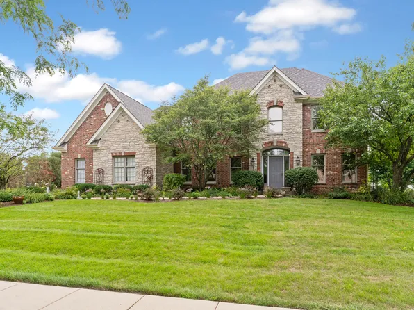 4135 River Ridge Dr, Saint Charles, IL 60175
