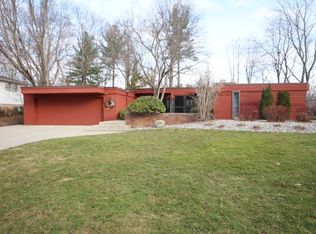 516 Crescent Dr, Midland, MI 48640