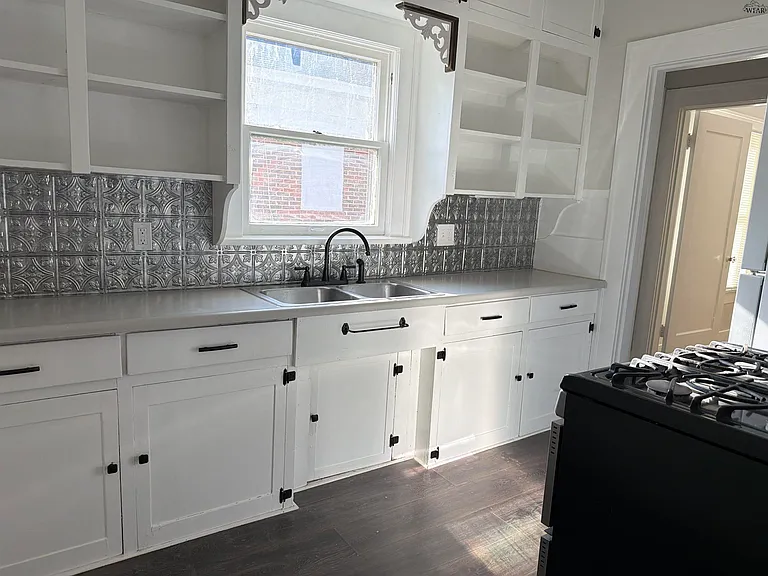 1721 Elizabeth Ave — Photo 1