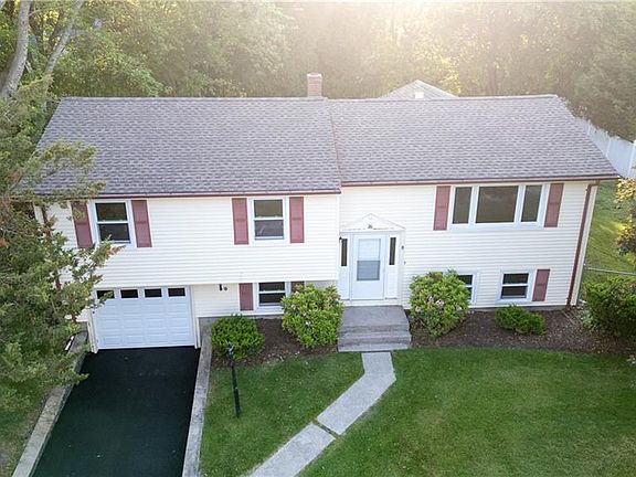 5th image of 26 Seneca Rd