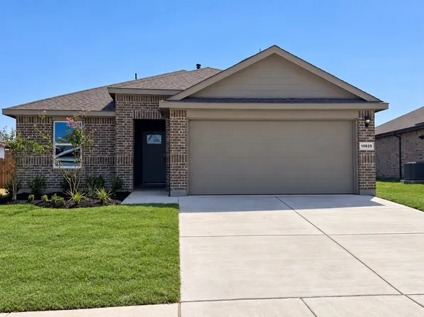 10625 Diamond Mine Dr, Fort Worth, TX 76036