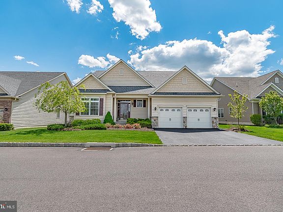 2nd image of 106 Bayhill Dr