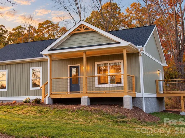5 Adell Dr, Fletcher, NC 28732