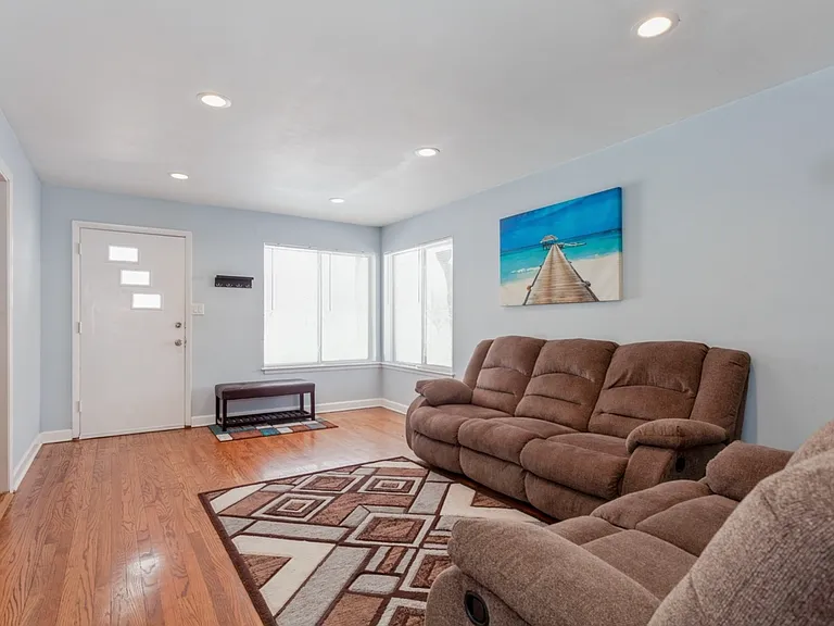 736 W Hinsdale Ave — Photo 4