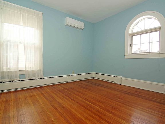 5th image of 649 Goodrich Ave