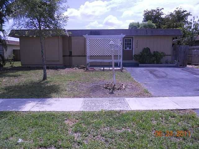 1st image of 7804 NW 69th Ter