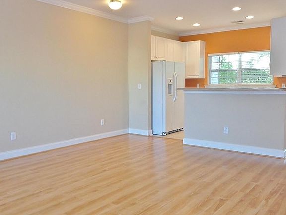 Open Kitchen with Breakfast Bar