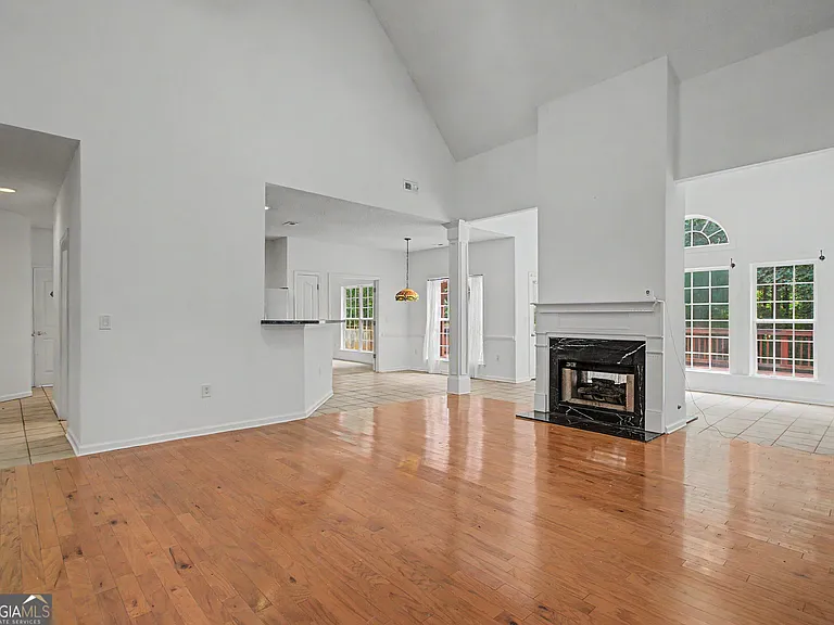 255 Squire Ln — Photo 15