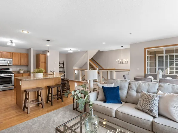 6964 S Park Dr, Savage, MN 55378