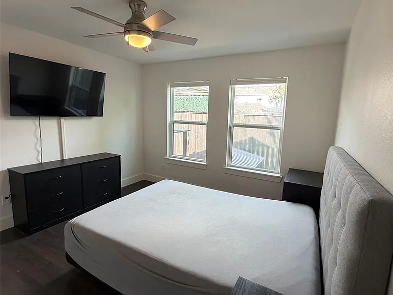 4208 Arlington St — Photo 15