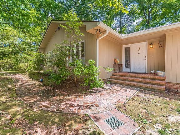 2nd image of 157 Otter Cove Ln