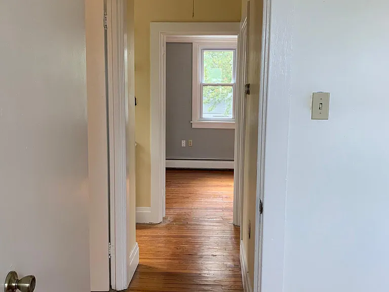 127 W Caracas Ave — Photo 14