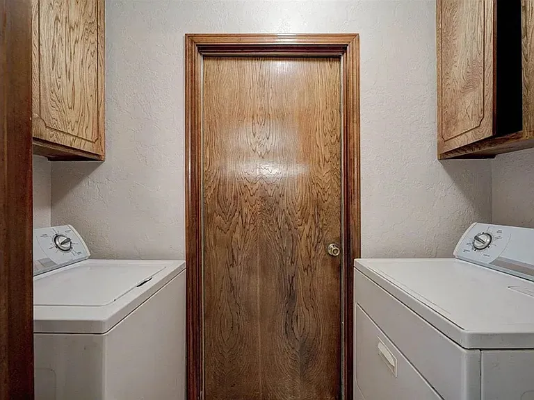 406 Shady Lane Dr — Photo 17