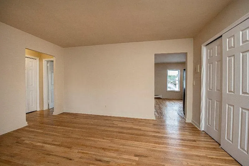 Franklin Manor — Photo 4