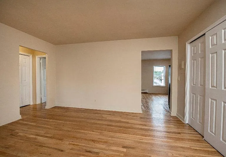 Franklin Manor — Photo 4