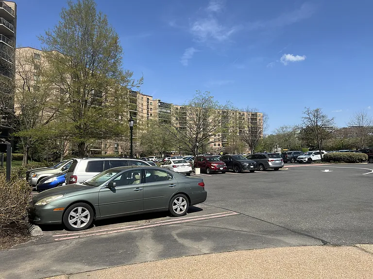 8370 Greensboro Dr #216 — Photo 35