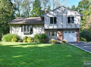 137 Momar Dr, Ramsey, NJ 07446