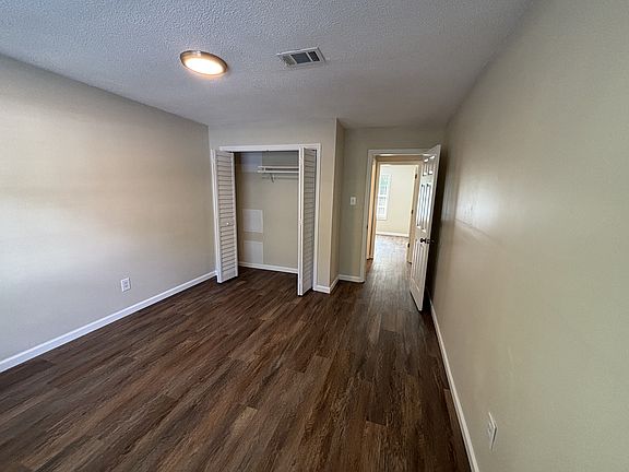 3rd image of 221 Glass Rd