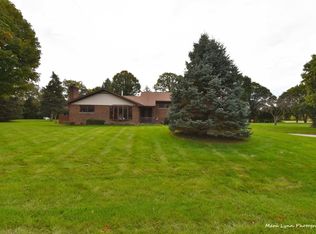 40W207 Sunflower Dr, Elgin, IL 60124
