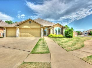 2032 Wimberley Creek Dr, Moore, OK 73160