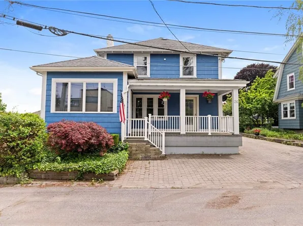 26 Fairview Ave, Cranston, RI 02905